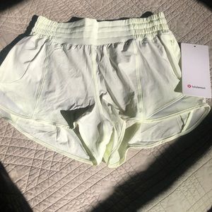 Lululemon Hotty Hot HR short, women’s size 6, color Elix, 2.5” lined, never worn